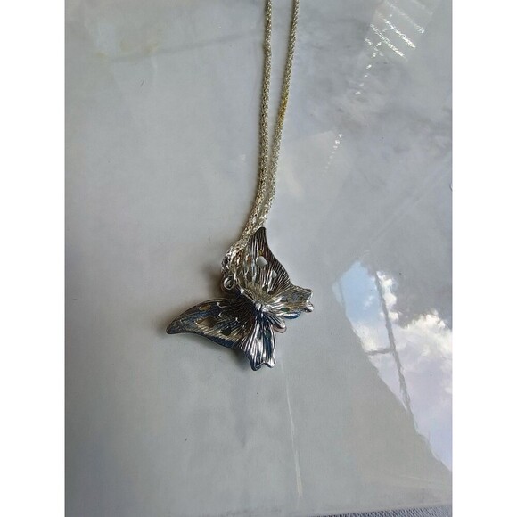Vintage Intricate Beads Silver Tone Butterfly Necklace 18K GF Chain - Picture 6 of 7